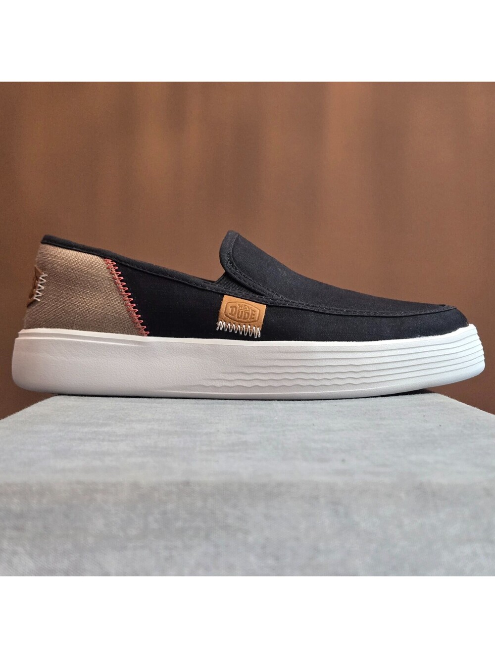 Hey Dude Sunapee Craft Linen - Black (40602-001) Women's 6